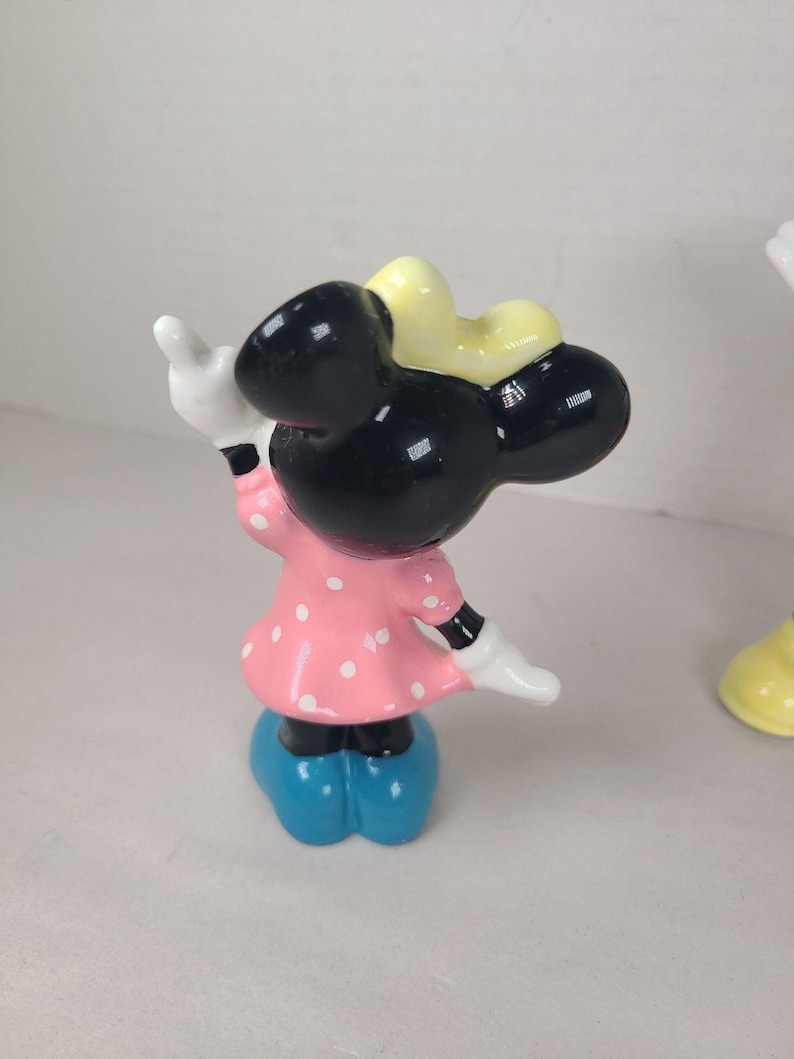 Vintage jaren 70 Disney Mickey & Minnie Mouse 4" keramische beeldjes (Made in Japan) afbeelding 3