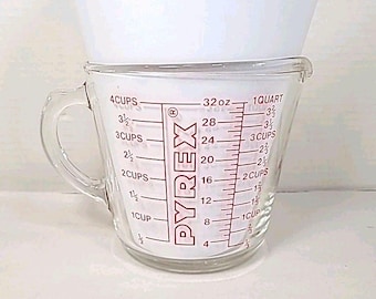 Vintage Pyrex #532 D-Handle Measuring Cup Red Lettering 4 Cups MADE IN USA