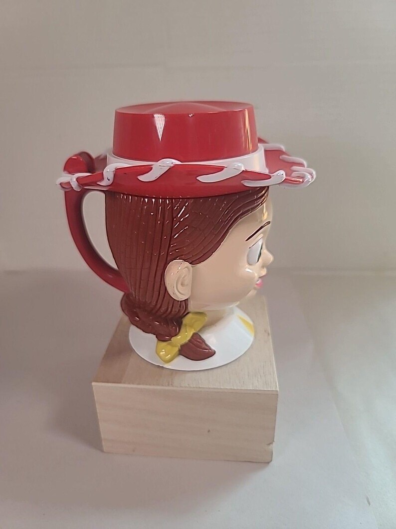 Kubek Vintage Jessie Toy Story Disney na lodzie z klapką Pixar zdjęcie 6