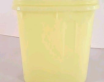 ヴィンテージ タッパーウェア イエロー ビバレッジバディベース 792-2 蓋付き 793-3