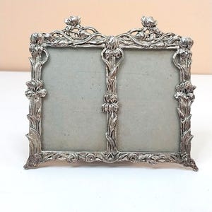Cadre photo double vintage en étain, orné de motifs floraux Art Nouveau, pour photos de 5 x 7,5 cm (2 x 3 pouces).