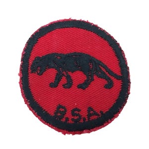 Boy Scouts BSA Vintage Patrol Tygmärke Panther Röd Broderad Rund Plast Baksida