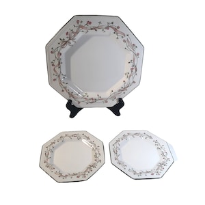 Johnson Brothers Eternal Beau 1 talerz obiadowy i 2 talerze deserowe Octagon Pink