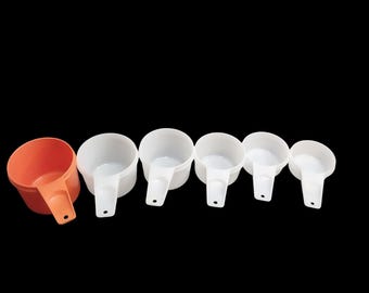 Tupperware Vintage Orange & White Plastic Nesting Measuring Cups Retro