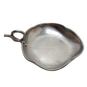 Leaf-Shaped Hammered Aluminum Bowl With Handle By Buenilum