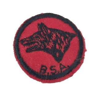 Boy Scouts BSA Vintage Wolf Patrol Patch Red Embroidered Round Gauze Felt