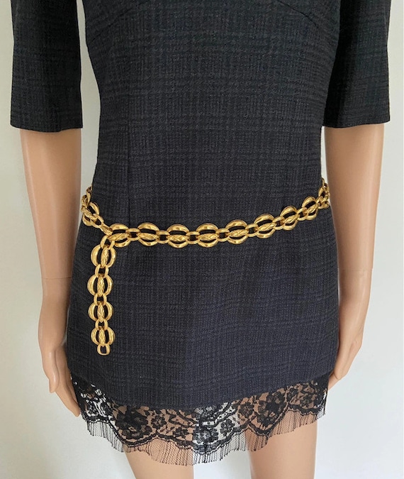 CHANEL BELT gold metal chain with vintage articul… - image 1