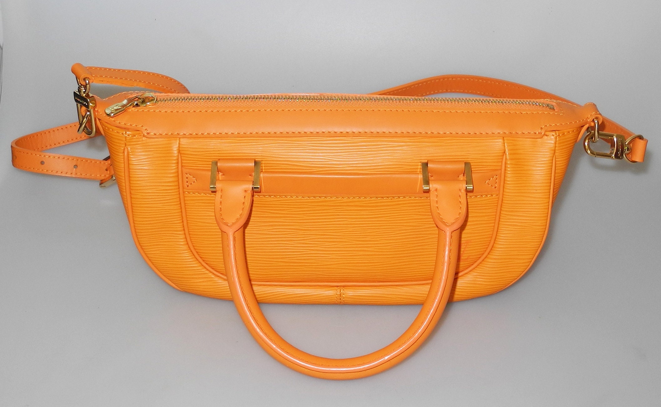 Louis Vuitton Orange Epi Leather Dhanura PM Yoga Bag with Strap 818lv64