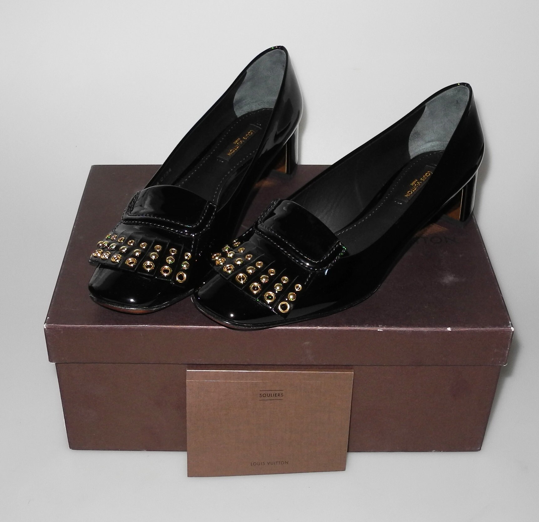 Patent leather heels Louis Vuitton Black size 38.5 IT in Patent