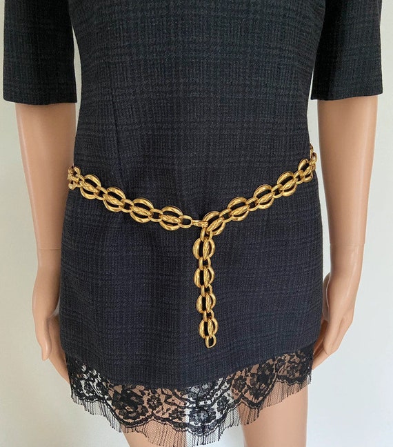 CHANEL BELT gold metal chain with vintage articul… - image 9