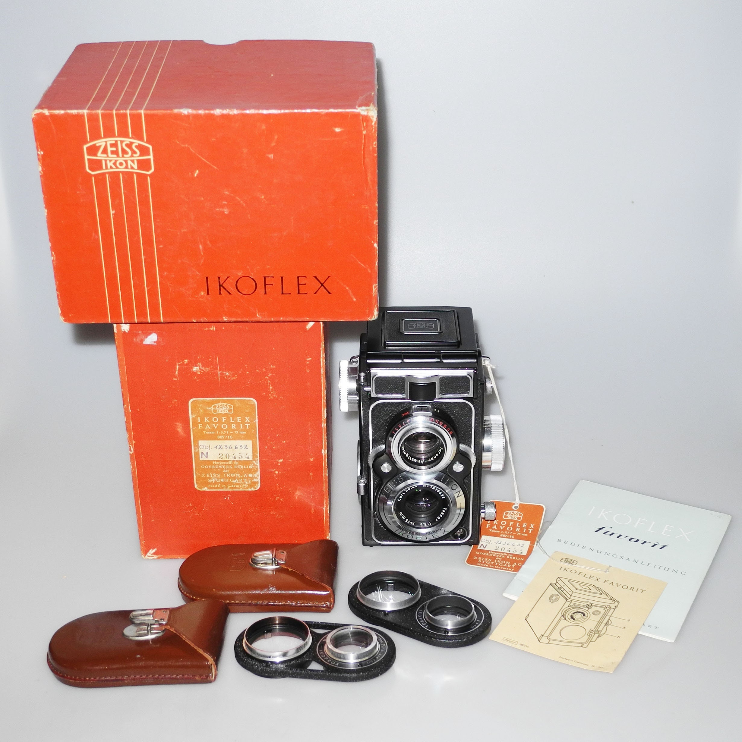 ZEISS IKON IKOFLEX Favorit 887/16 With Tessar 75/3.5 Lens, 2