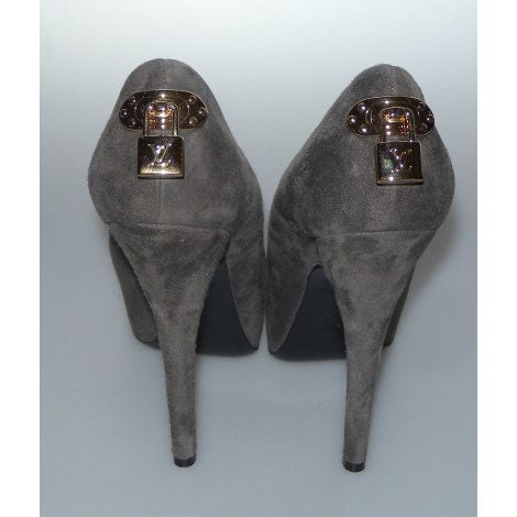 Louis Vuitton Mouse Gray Suede Pumps With Padlock High Heels 