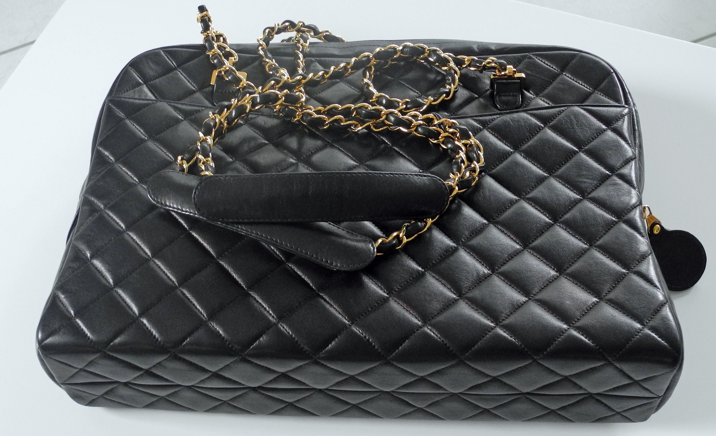 Chanel Vintage Black Quilted Caviar Leather Shoulder Bag with Gold Hardware