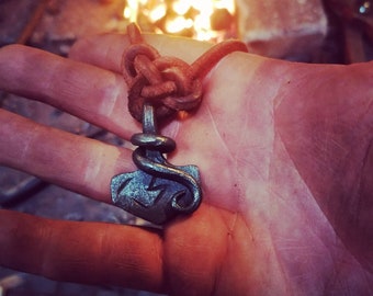 Geschmiedeter Anhänger „Mjölnir – Sowelu“ – Thors Hammer