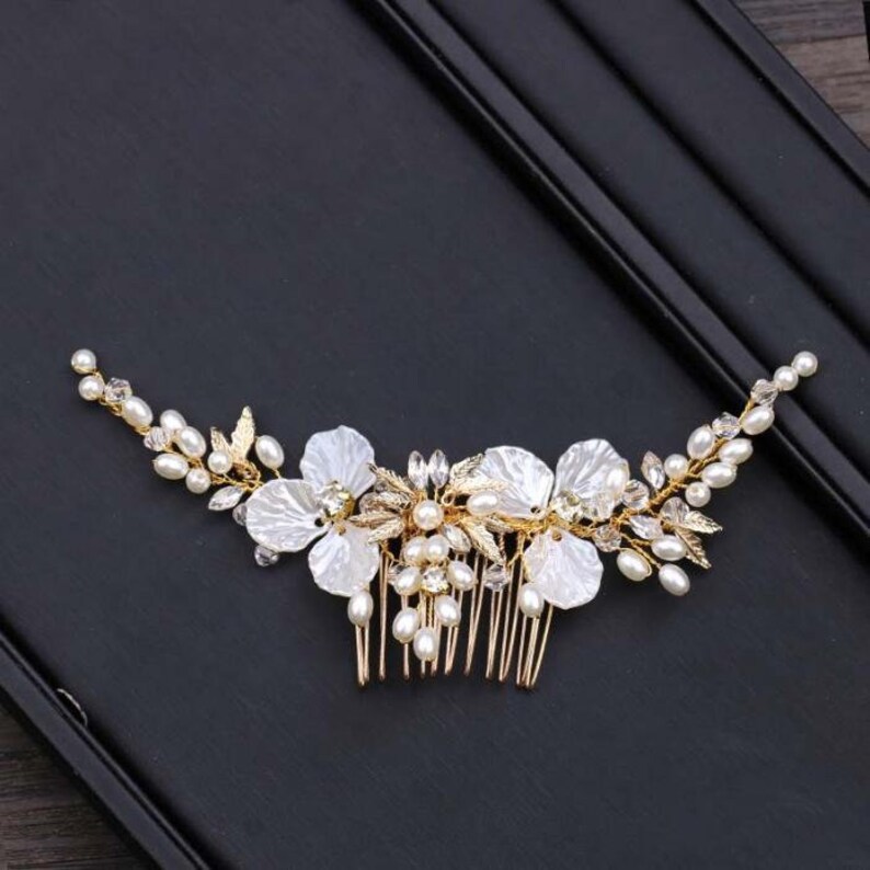 Bridal Hair Comb Golden Flower leaf Bridal Hair Accessories with Pearl and Rhinestones