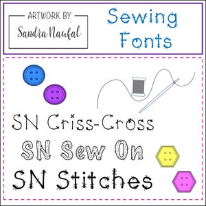 Può includere: Una grafica con caratteri e elementi a tema cucito. Il testo recita "Sewing Fonts" e "Artwork by Sandra Naufal." Le illustrazioni includono bottoni, ago e filo, ed esempi di caratteri: "SN Criss-Cross", "SN Sew On" e "SN Stitches".