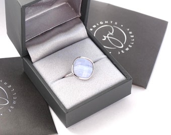 Blue Agate & Sterling Silver Blue Lace Agate Gemstone Large Ring. Set with a beautiful natural Agate stone. Gemstone ring.