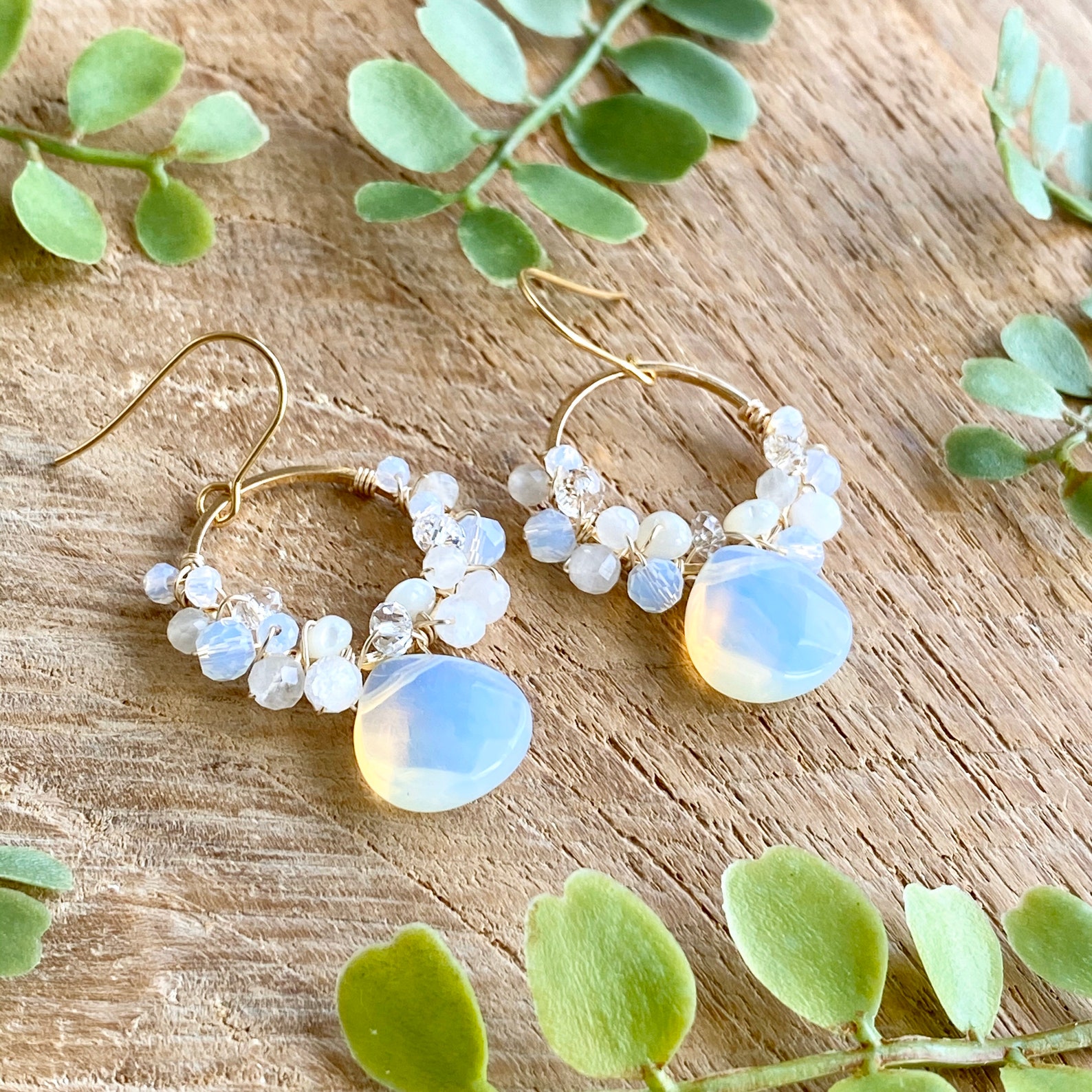 These earrings made of local pearls make wonderful Hawaiian gifts for her