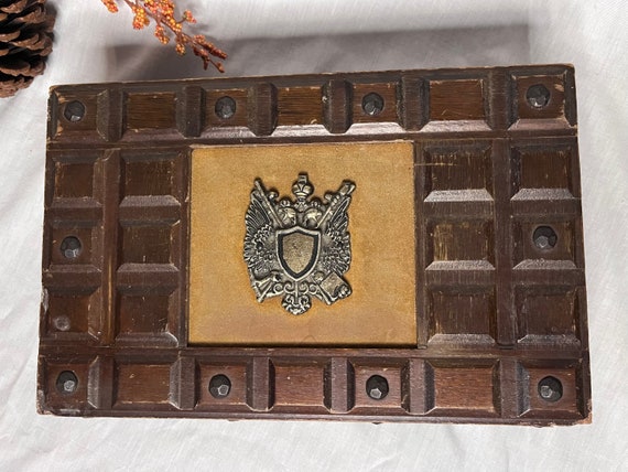 Vintage 1960’s Coat of Arms Trinket Box - image 1