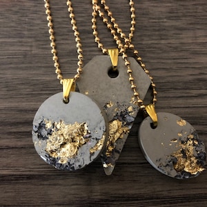 Concrete jewelry necklace, round stainless steel with gold leaf and shell fragments, geometric gold chain, women's necklace