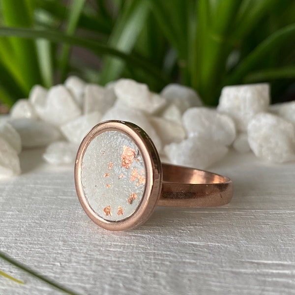 Beton Ring Rosegold Edelstahl mit 24 Karat Blattgold größenverstellbar, Boho Ethno Ring