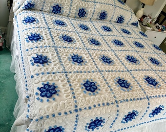 Vintage Cornflower Blue Chenille Bedspread: Mid-Century Cotton Coverlet