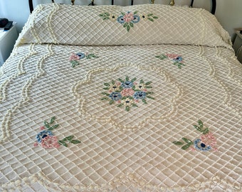 Vintage Chenille Bedspread Cabin Crafts Yellow Needletuft Off White and Floral Tufts EUC Gorgeous