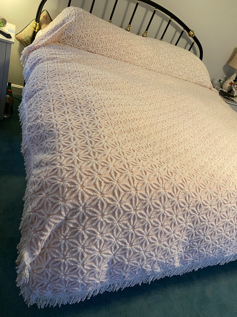 Vintage Chenille Bedspread Queen Pink Daisy Chenille Bedspread Etsy