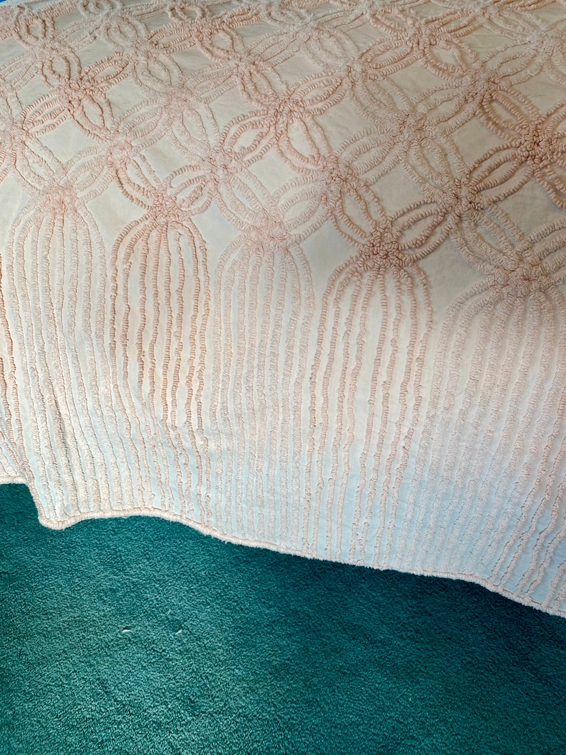 Vintage Chenille Bedspread Perfectly Peach Double Wedding Rings Tightly