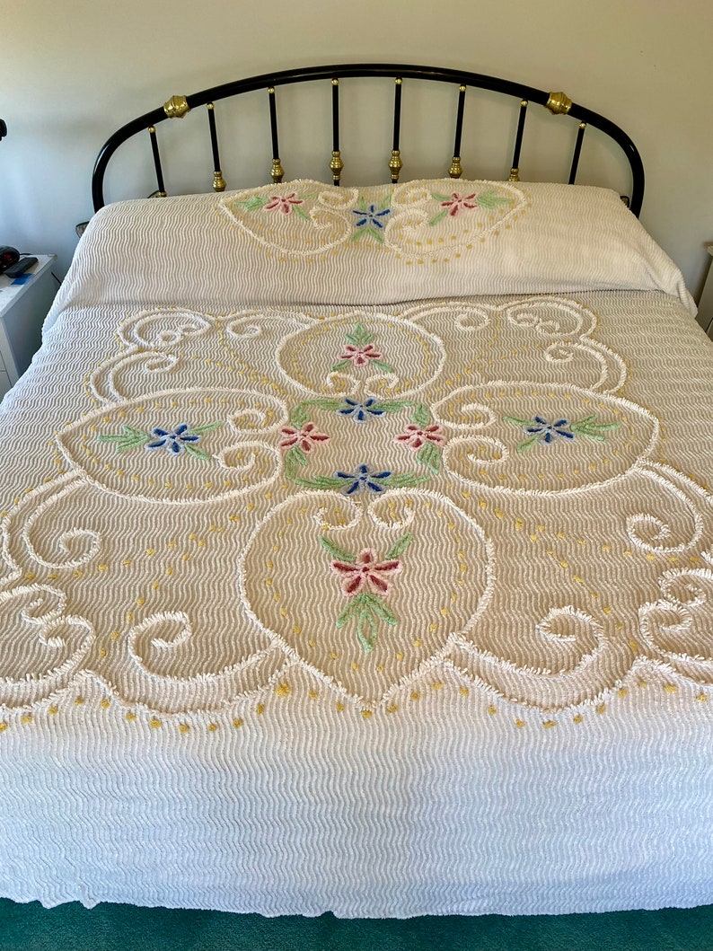 Vintage Chenille Bedspread Lovely 4 Valentines Hearts Chenille Etsy