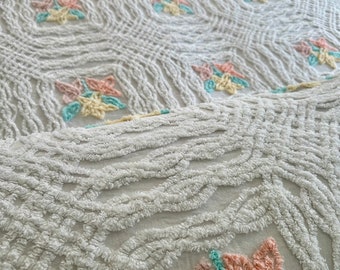 Vintage Spring Pastel Florals surrounded by Geometric White Chenille Lines and Scalloped Teal Border Bedspread EUC