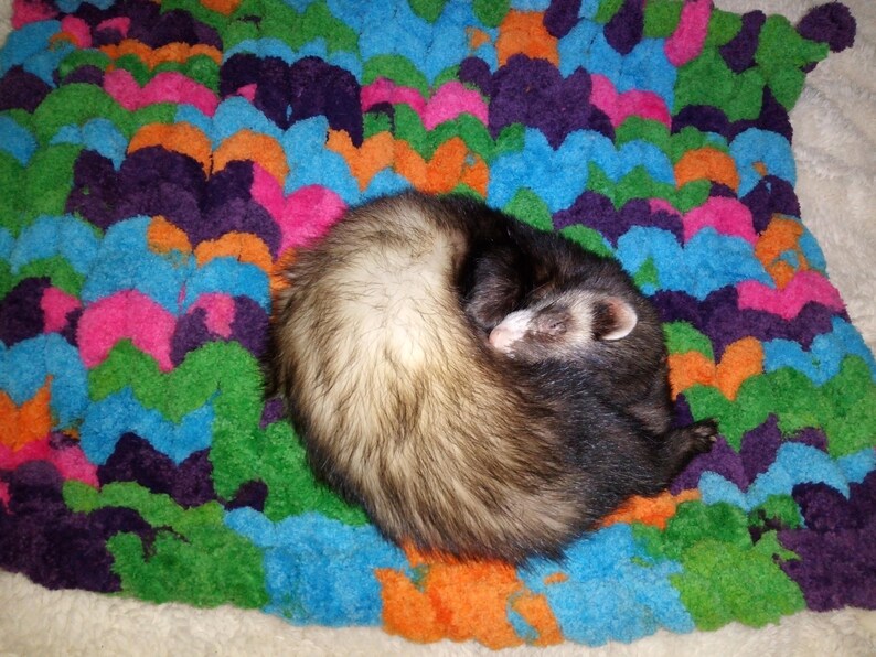 Ferret blanket hand knitted with chunky yarn Etsy