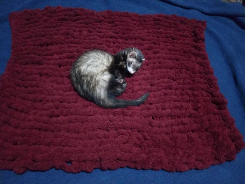 Burgundy ferret blanket hand knitted with chunky yarn Etsy
