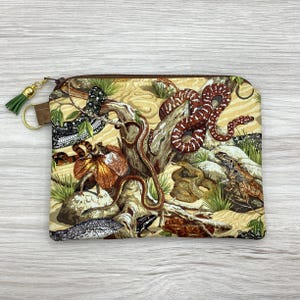 Australian reptiles snakes  Zip Pouch (21cm x 16cm) Fully lined, lightly padded.