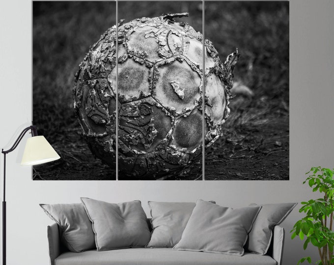 Old Soccer Ball Black And White Photo, Soccer Wall Decor, Soccer Canvas Art, Football Wall Art, Soccer Fan Gift, Vintage Soccer Print