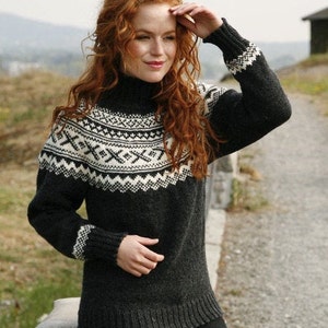 Black and white fair isle icelandic sweater in 100% wool yarn