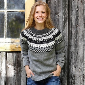 Hand knitted sweater with Nordic or fair isle pattern in 100% wool yarn zdjęcie 1