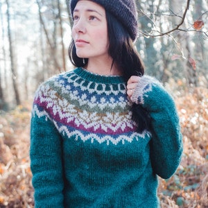 Green  Nordic Icelandic pullover with coloured yoke in lettlopi yarn