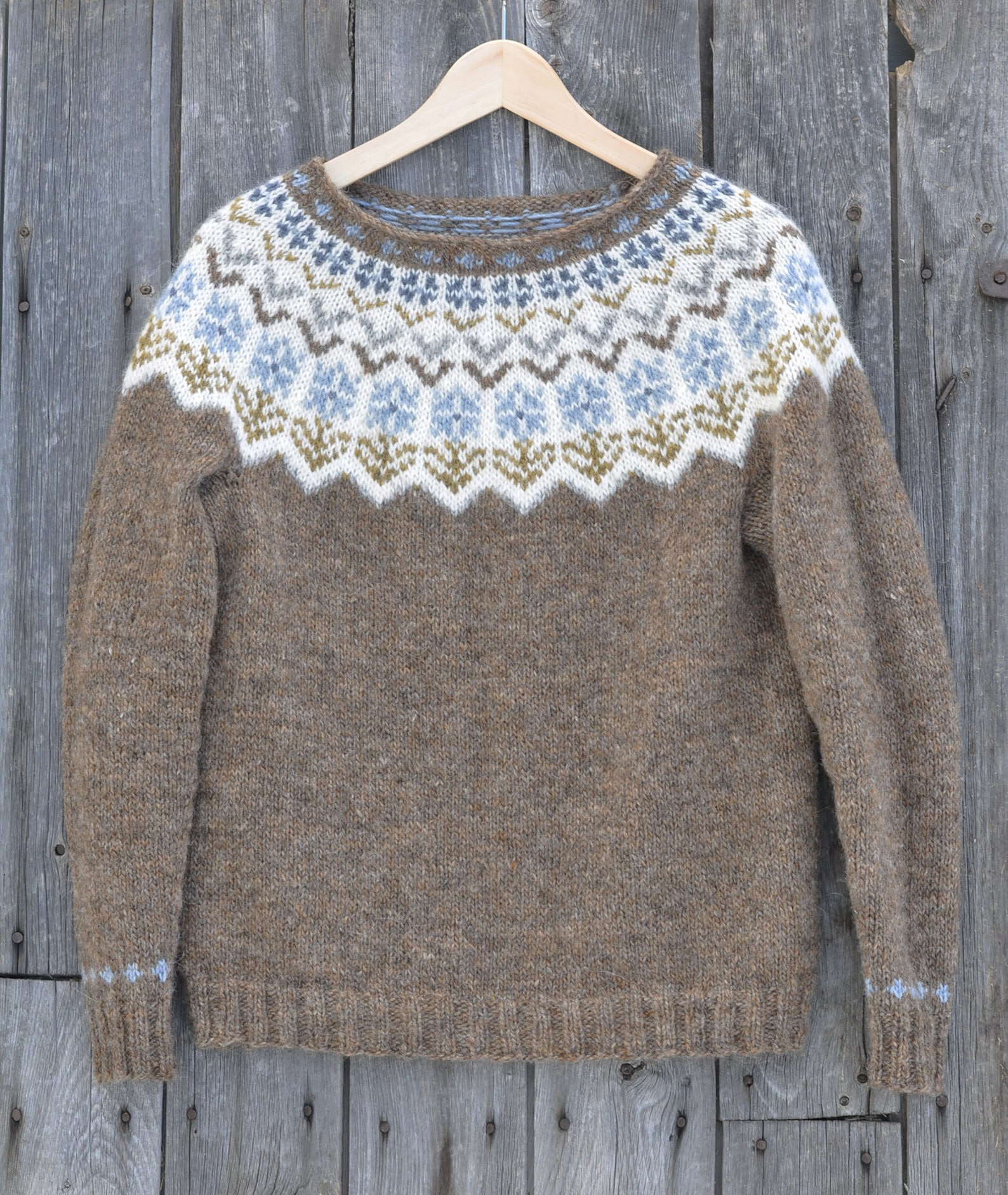 Brown Lopapeysa or Lopi Sweater With Floral Motifs - Etsy