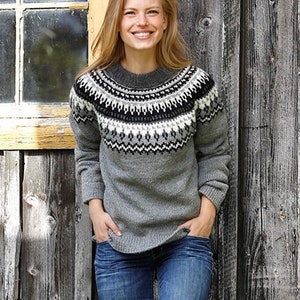 Hand knitted sweater with Nordic or fair isle pattern in 100% wool yarn zdjęcie 3