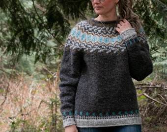 Grey Icelandic sweater with stranded round yoke with floral motifs