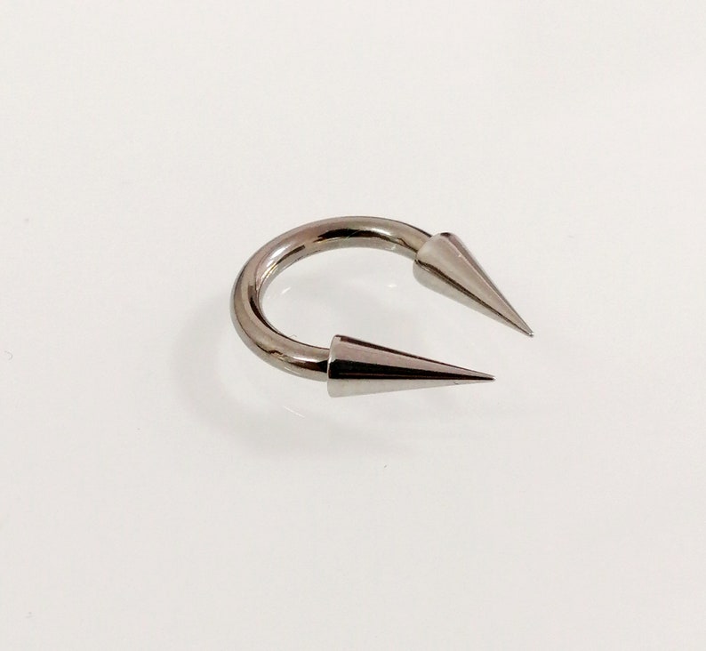 Free shipping Septum Gift men women 1.6mm Very Long spikes Circular barbell Extreme Horseshoe Titanium Hypoallergenic barbell 14g