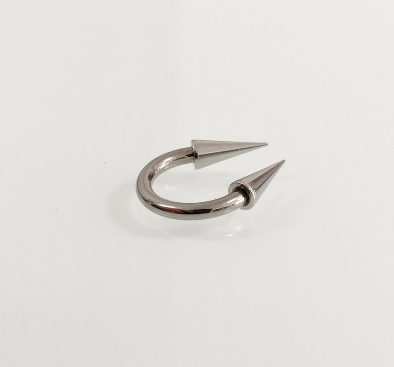 Free shipping Septum Gift men women 1.6mm Very Long spikes Circular barbell Extreme Horseshoe Titanium Hypoallergenic barbell 14g