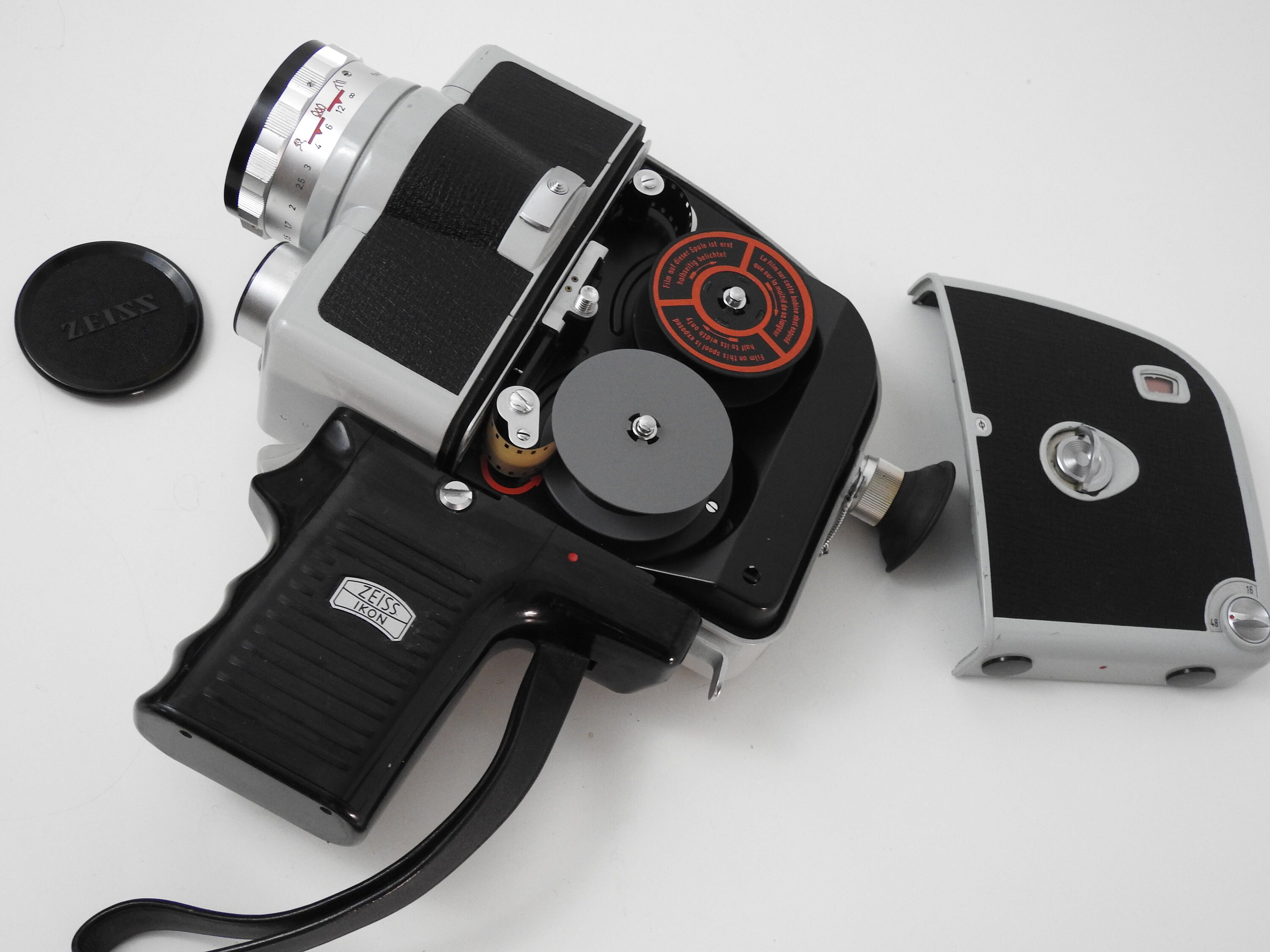 Zeiss Ikon Moviflex Super 8mm Movie Camera: Carl Zeiss Vario