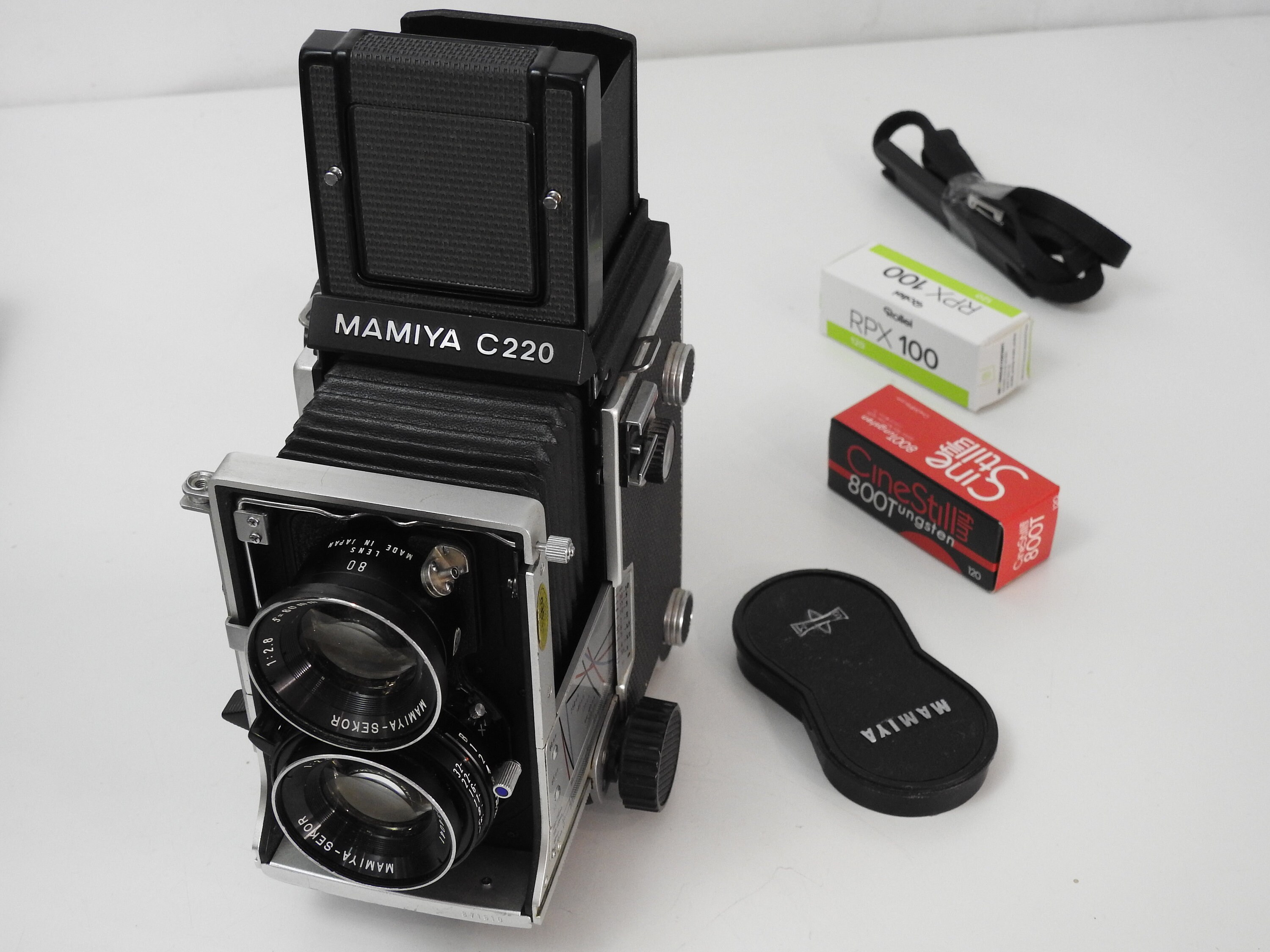 MAMIYA C220 PROFESSIONAL With 80mm 2.8 Blue Dot Medium