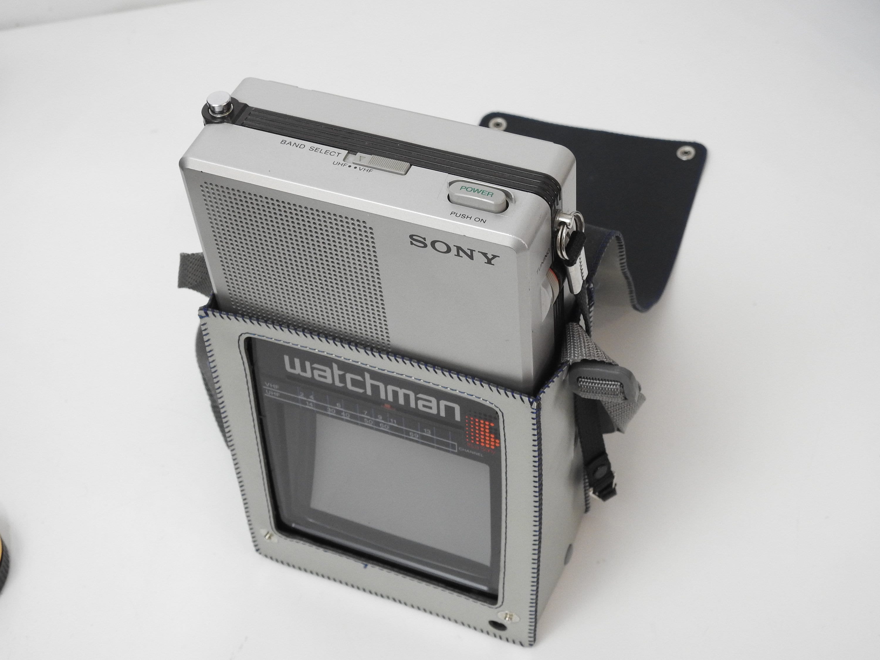 SONY FD-40A Watchman Flat Black & White TV Vintage SONY FD-40A Watchman Flat Black & White TV Vintage