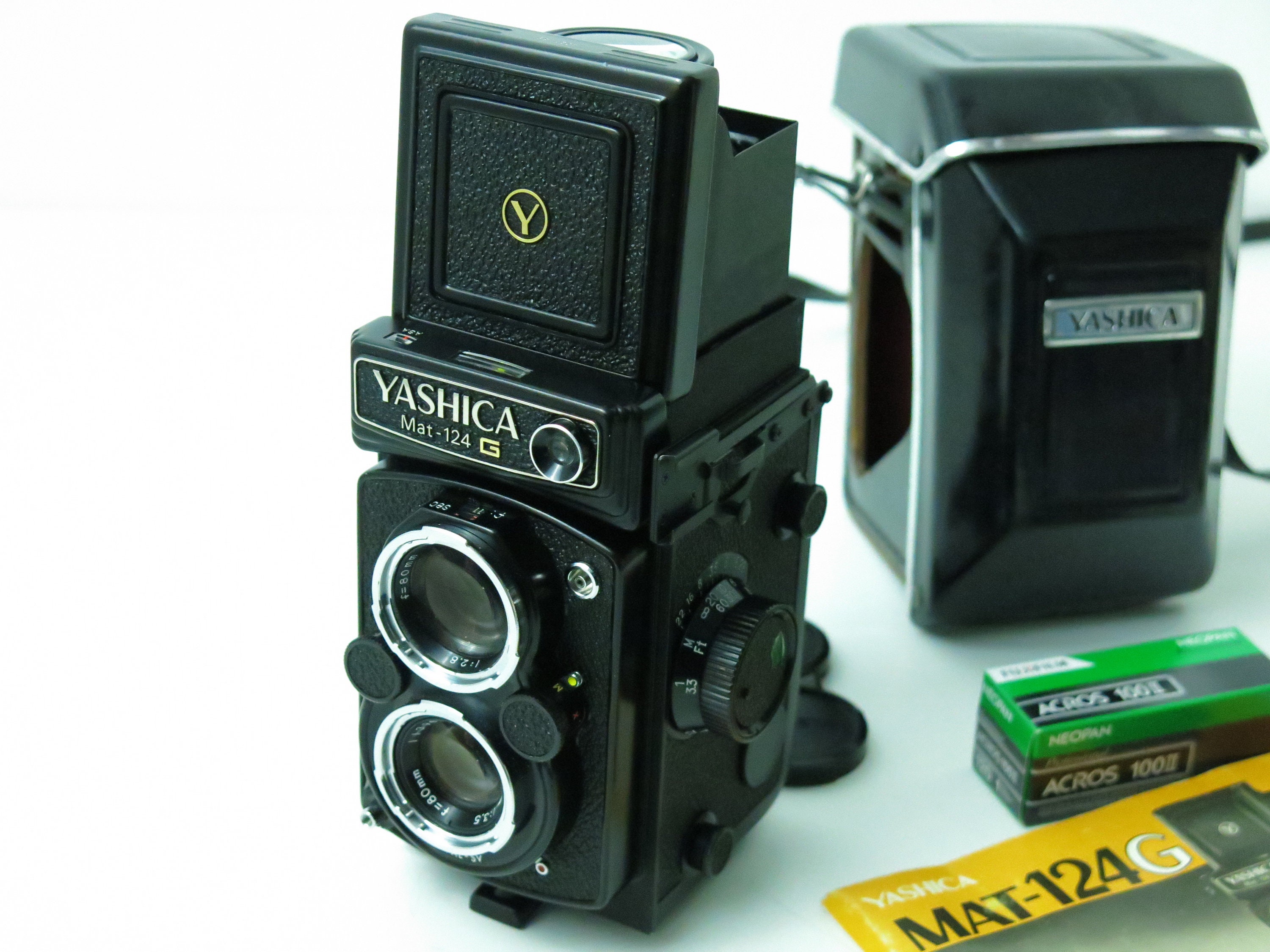 Mint YASHICA MAT 124G TLR Medium Format 6X6 Twin Lens Working