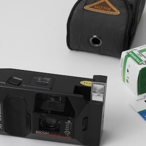 RICOH XF-30 Auto Focus point and shoot Compact 35mm Film camera with Iso Setting up to 1000 + Roll of Fuji Color 400