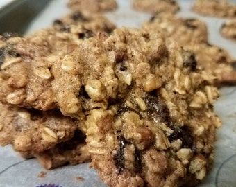 Oatmeal Raisin Cookies with Roasted Pecans