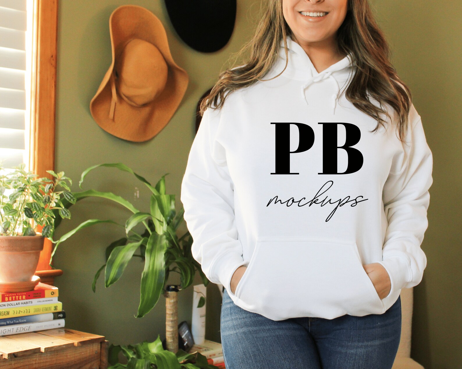 Download Gildan 18500 White Sweatshirt Mockup Model Mockup Natural ...